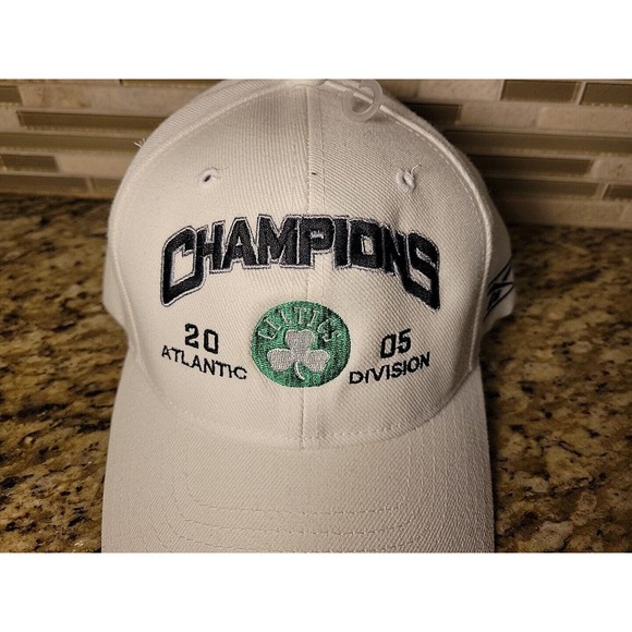 Boston Celtics Hat Cap Adjustable Strapback Basketball White Mens NWT 2005 - Picture 2 of 8